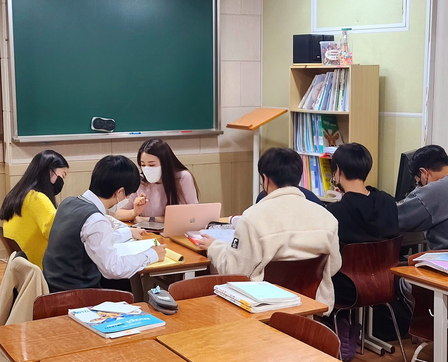 한 반 여섯 명 소수정예로 운영하는 백마·마두동 킬영어수학전문학원 교실 모습